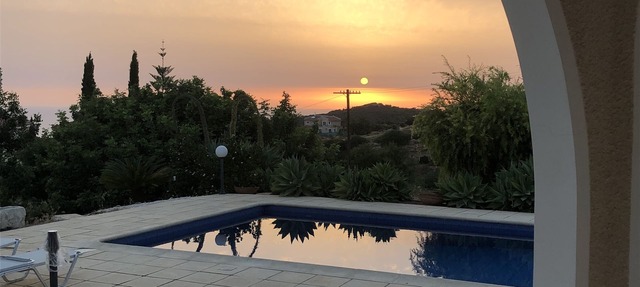 Stunning Villa with gardens and pool — 10 min from beach in Tala