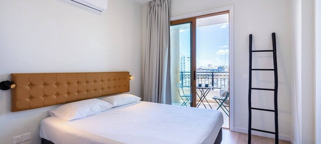 Stylish Central Apartment City Views Prime Location Parking in Nicosia