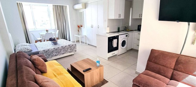 Stylish Studio: 2 Minutes from Kastella Beach in Larnaca