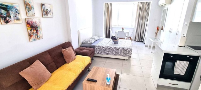 Stylish Studio: 2 Minutes from Kastella Beach in Larnaca