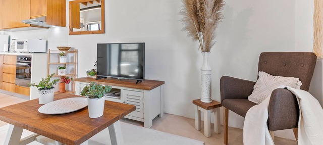 Stylish village house, with private plunge pool! in Kallepia