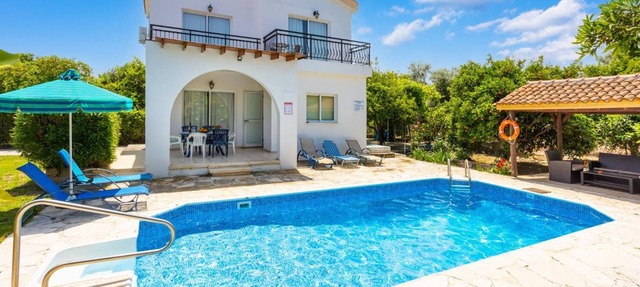 Sun Beach Villa - Two Bedroom Villa, Sleeps 4 in Poli Crysochous