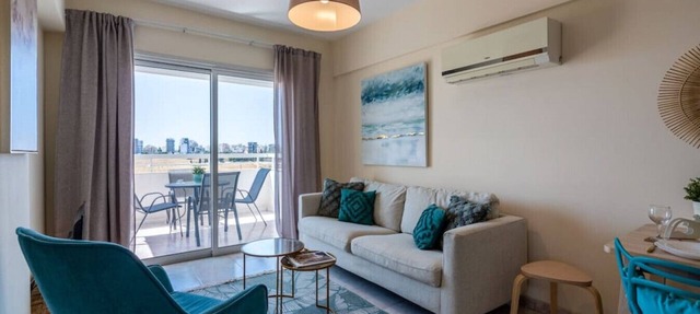 Sunny 2-BR Apartment in Mackenzie in Larnaca