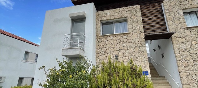 Sunny Cypriot Apartment W/Site Pool, Gym and Kids playing area! in Tatlisu