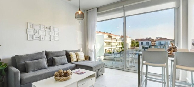 SunnyVillas: Suite Mythical*GYM*Swimming Pool*S12 in Paralimni