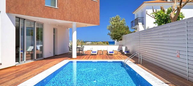 Sunrise Seaview Villas in Paralimni