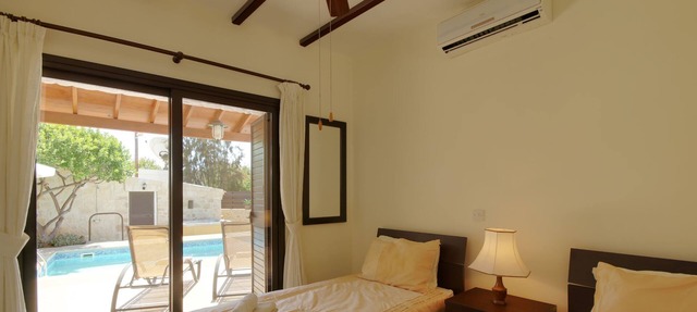Superb 2-bedroom 2-bathroom Traditional Stone Cottage in Tremithousa