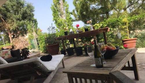 Sweet n’ Boujee Studio Apartment with Varenda in Paphos
