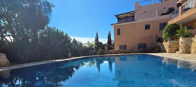 Tala Hills Sea View Apartment, Tala Village, Paphos, w/wifi, walk-in shower in Tala