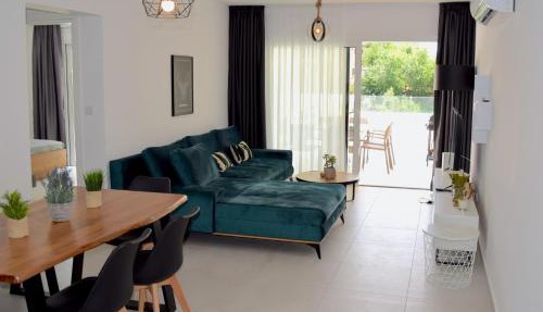 Tala Luxury apartments with pool by Raise in Tala