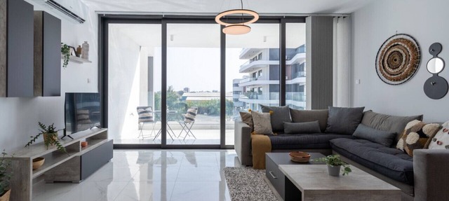 Taupe’s 2-Bedroom Apartment & Balcony in Larnaca in Cyprus - Larnaca