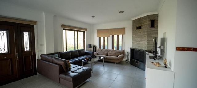 The Hill: Mountain Sky Villa Retreat in Larnaca