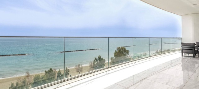 The One I - Two Bedroom Apartment, Sleeps 4 in Limassol