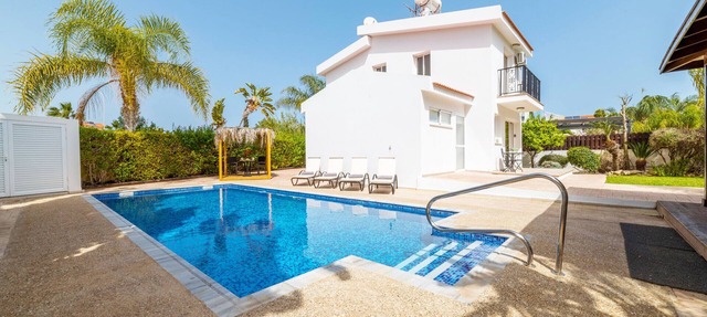 Thekla Oasis Villa - Steps from the Beach in Ayia Napa