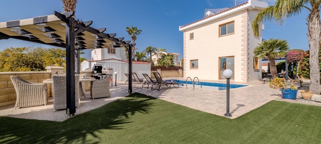 Tranquility Villa - Charming Ayia Thekla Getaway in Ayia Napa