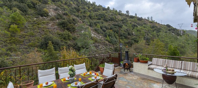 Troodos Riverside in Amiantos