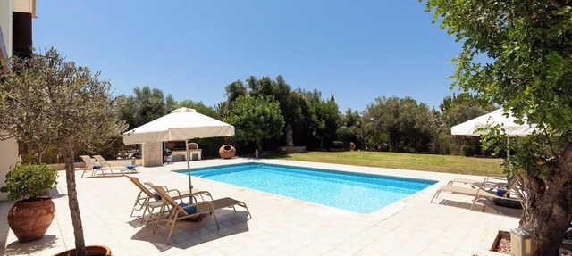 Unwind in Style: Your Luxury Retreat Awaits in Paphos