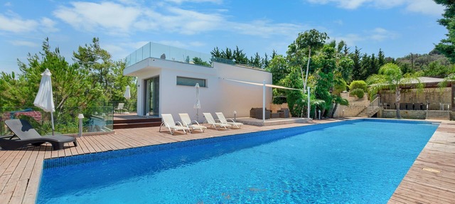 Villa Akamas Heights - a villa that sleeps 8 guests in 3 bedrooms in Paphos