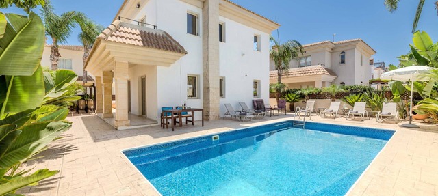 Villa Alex - Charming Kapparis Getaway in Protaras