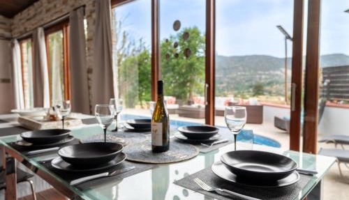 Villa Althea, Pool, Mountain Views, BBQ ,Patio in Laneia in Lania
