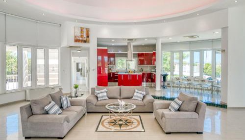 Villa Amelia by Ezoria Villas in Perivolia