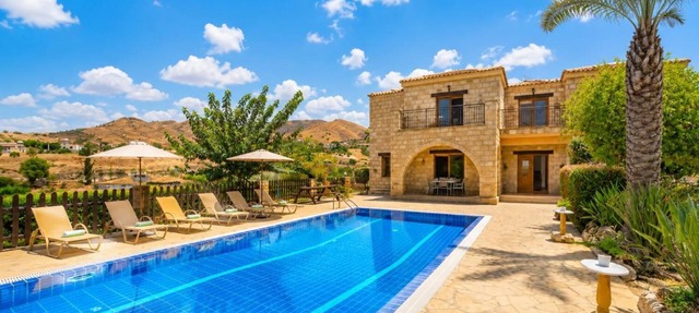 Villa Androulla - Four Bedroom Villa, Sleeps 8 in Argaka