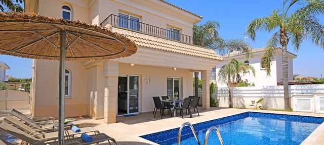 Villa Angelina - 300m from Kapparis Beach in Paralimni