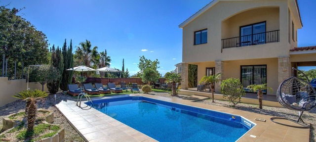Villa Angelos, Secret Valley - a villa that sleeps 6 guests in 3 bedrooms in Kouklia