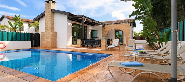 Villa Anthia - 2bed with Large Pool in Ayia Napa