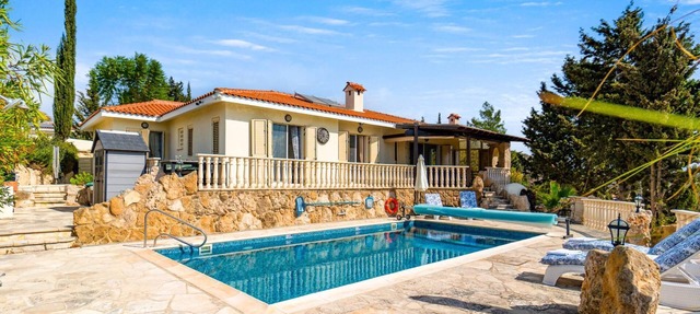 Villa Aris by Ezoria Villas in Tsada
