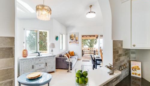 Villa Aris by Ezoria Villas in Tsadha
