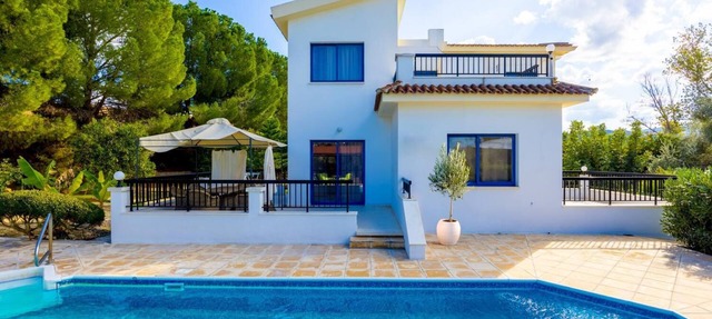 Villa Charoula Thio Large Private Pool, A/C, WiFi in Polis