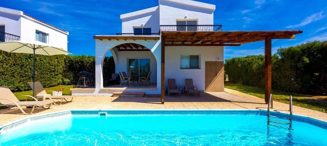 Villa Christina - Two Bedroom Villa, Sleeps 4 in Argaka