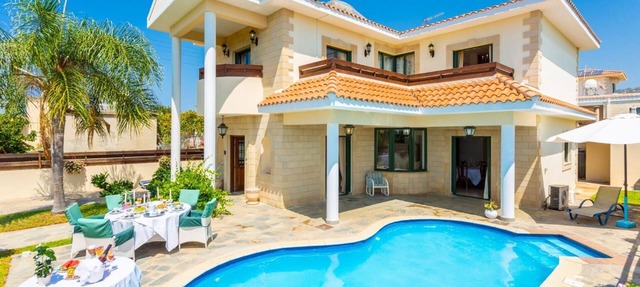 Villa Charianna - Four Bedroom Villa, Sleeps 8 in Agia Marina Chrysochous