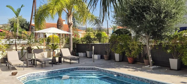 Villa Ella - peaceful detached villa close to beach and mountains - Sleeps 6 in Argaka