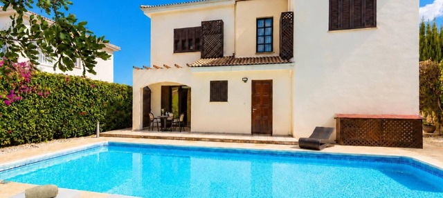 Villa Evelina - Three Bedroom Villa, Sleeps 7 in Neo Chorio