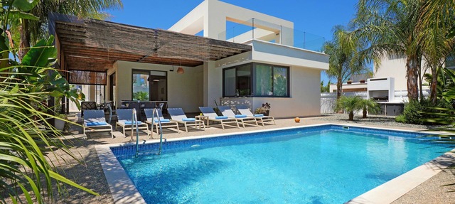 Villa Evergreen - 3bed Bungalow large pool in Protaras
