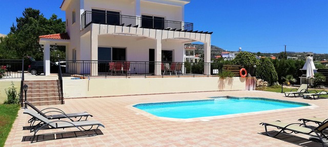 Villa Gabriella - Secluded and Private Luxury! in Peyia