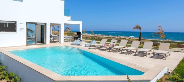 Villa, gym, sauna, only minutes from the sea in Larnaca Bay