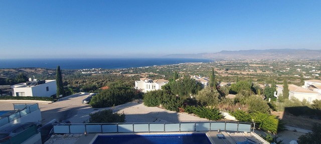 Villa Imogine with Sea View in Neo Chorio
