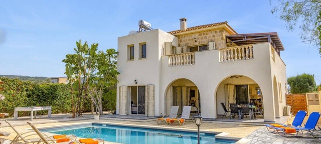 Villa Isychia by Villa Plus in Peyia