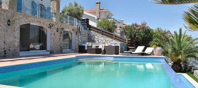 Villa Karkot - Four Bedroom Villa, Sleeps 8 in Charkeia