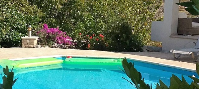 Villa Koumneni - Sea and mountain peace and tranquility in Paphos