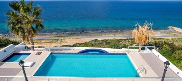 Villa Kuris - Three Bedroom Villa, Sleeps 6 in Esentepe