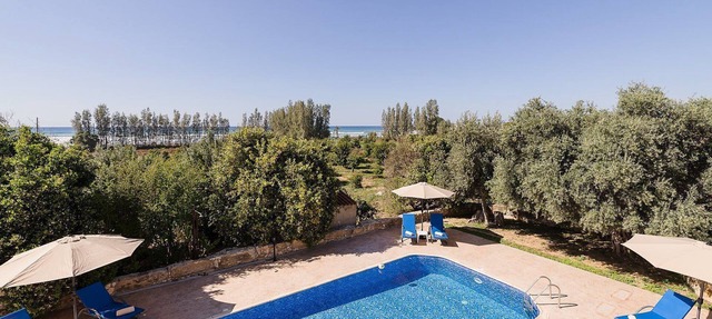 Villa Leantros - Privately Set Villa near the Sea sleeping 8 guests in 4 bedrooms in Paphos