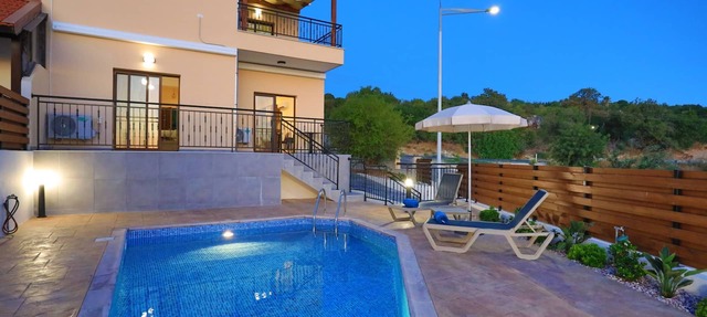 Villa Lefkas: Holiday Villa To Rent, Pool, Views, WiFi, A/C in Meladeia