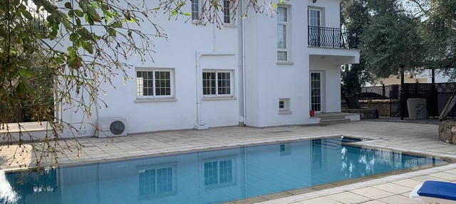 VILLA LIANKA with private pool in a nice garden in Girne