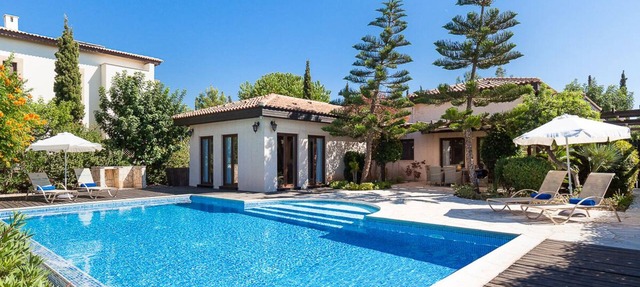 Villa Loukoumi - Three Bedroom Resort, Sleeps 6 in Kouklia