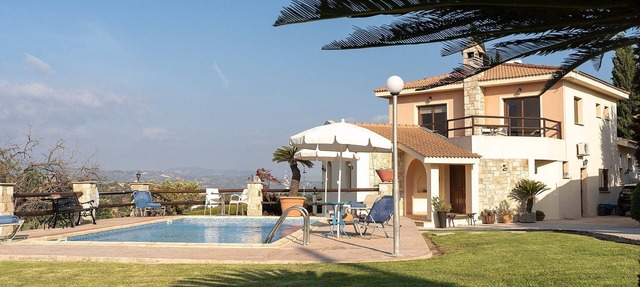 Villa Louna, Letymbou - a private villa that sleeps 8 guests in 4 bedrooms in Letymbou