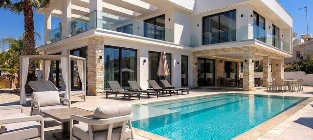 Villa Malibu - Luxury Cap St George Spacious Villa With Private Pool! in Peyia